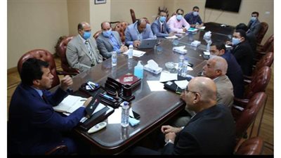 وزير الرياضة يجتمع باللجنة المنظمة لمونديال اليد مصر  2021