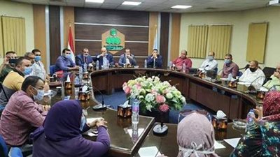 مستثمرى العاشر تعقد اجتماعاً للمصانع للتعريف بإجراءات التصدى للموجة الثانية لكورونا