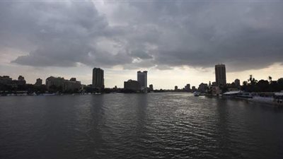 أمطار رعدية وشبورة.. الأرصاد تعلن طقس الغد