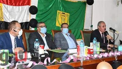 رئيس جامعة قناة السويس يوجه برعاية الطلاب الموهوبين