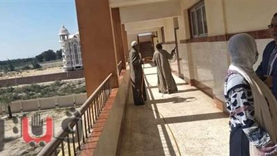 رئيس مدينة أبوصوير يتفقد المدارس استعدادا للانتخابات