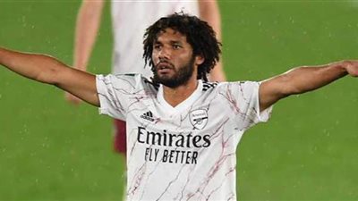 النني أساسيا مع أرسنال في موقعة مانشستر يونايتد