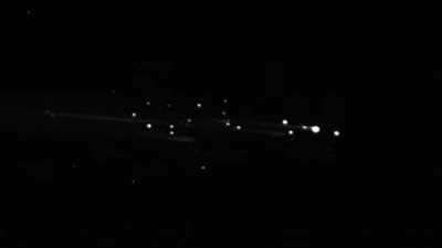 عالم فلك يكشف ماهية الأضواء الغريبة المنتشرة  فوق  سماء هاواي | فيديو