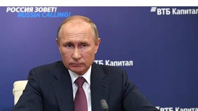 بوتين: تكيفت وتأقلمت  مع العمل عن بعد