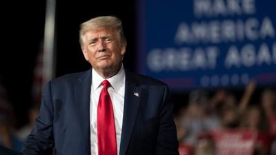 صحيفة: ترامب يقيم حفل استقبال بالبيت الأبيض لـ400 شخص.. الأربعاء