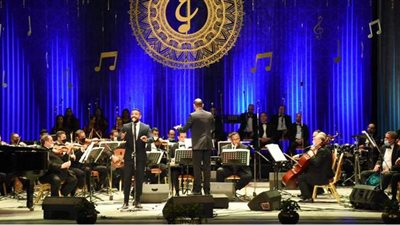 مدحت صالح يشعل حماس جماهير الإسكندرية بمهرجان الموسيقى العربية