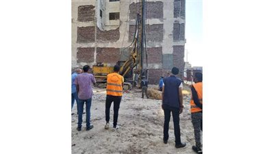 إيقاف بناء مخالف لعقار والتحفظ على المعدات بالإسكندرية