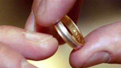 ما حكم التفريق بين زوج وزوجته من خلال السحر؟