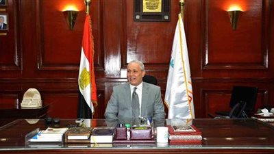 محافظ الأقصر يلتقي  الأسر المستحقة لتسديد مبالغ مصالحات مخالفات البناء