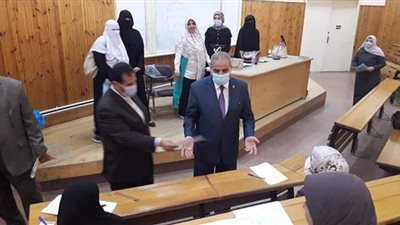 رئيس جامعة الأزهر يتفقد لجان امتحانات الدراسات العليا| صور