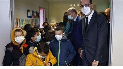 دقيقة صمت في مدارس فرنسا حداداً على المدرس المذبوح في باريس