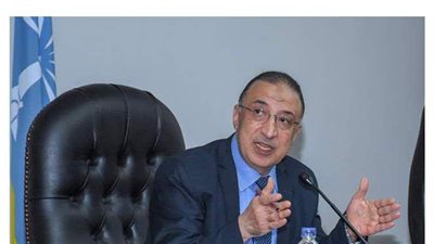 حي غرب الإسكندرية ينفذ حملة لإزالة الإشغالات بسوق الجمعة