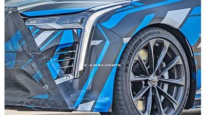 كاديلاك CT4 بلاك وينج 2022 تظهر  بعجلات مغنيسيوم