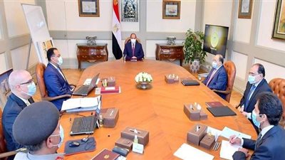 السيسي يتابع مخطط التطوير العمراني.. يكلف بإنشاء ٥٠٠ ألف وحدة سكنية في المدن الكبرى وعواصم المحافظات.. وسرعة الإنجاز وفق الجداول الزمنية