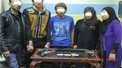 القبض على تشكيل عصابي لسرقة السيارات بالإكراه بالمنيا