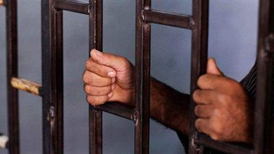 حبس عامل 4 أيام بتهمة بتجمع مدخرات المصريين بالخارج بتعاملات 18 مليون جنيه