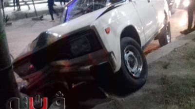 إصابة 3 أشخاص في تصادم 3 سيارات بشارع النحاس في طنطا | صور