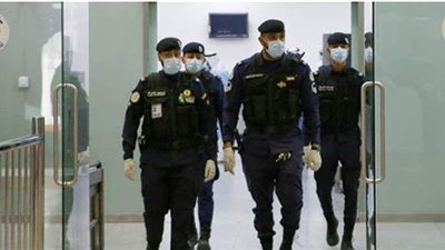 القبض  على 5 مصريين حاولوا تهريب مليون و650 ألف ريال مجهولة المصدر خارج السعودية