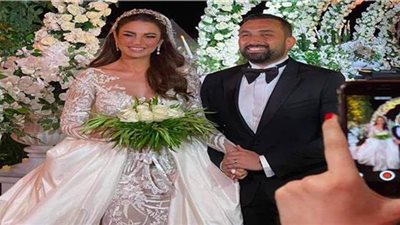 غيَّرت الفستان.. فيديو جديد من حفل زفاف درة يثير إعجاب نشطاء فيس بوك