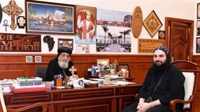 البابا تواضروس يهنئ القس إيرينئوس البراموسى لحصوله على ماجيستير القانون الكنسي