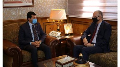 وزير الرياضة يستقبل سفير مصر لدى بولندا قبل استلام مهام عمله