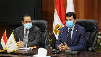 وزير الرياضة يلتقي رئيس الجهاز المركزي للتنظيم والإدارة