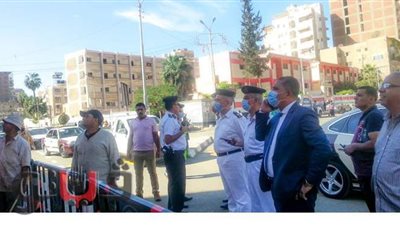 رئيس غرب المنصورة يتفقد مقار لجان انتخابات النواب