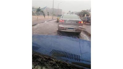 أمطار غزيرة تغرق شوارع الإسكندرية | صور