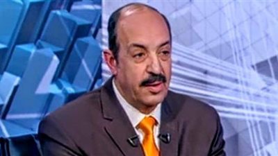 في ظل ارتفاع العقود الآجلة والدولار.. خبير: الاقتصاد الأمريكي يميل لترامب