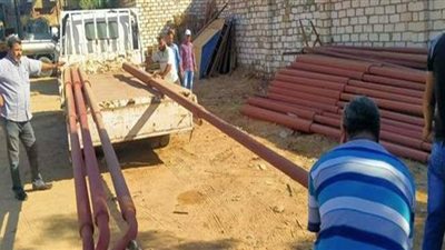 تركيب  10 أعمدة بطريق بئر المطار بمدينة الواحات البحرية