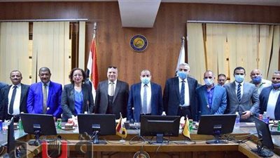 رئيس جامعة بني سويف يشهد حفل تكريم المحالين للمعاش من الإدارة القانونية