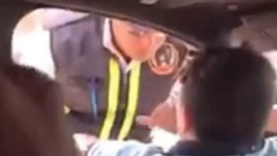 بعد انتشار فيديو جديد لطفل المرور يلقي فيه البيض على المارة.. طبيب نفسي: 