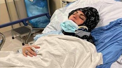ميار الببلاوي تدخل مستشفى في أمريكا.. ونجلها يطلب الدعاء: ماما تعبانة قوي