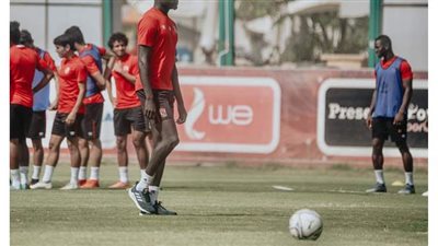 بادجي يستغل إجازة الأهلي ويطير إلى دبي