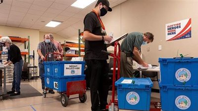 الانتخابات الأمريكية | بايدن يحصد 264 صوتا مقابل 214 لترامب.. و5 ولايات مجهولة النتائج