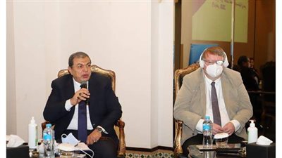 وزير القوى العاملة يكشف طريقة حل مشكلات العمل