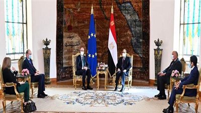 السيسي يطالب بضرورة تضافر الجهود الدولية لإرساء قيم التعايش مع الآخر.. مد جسور التفاهم والإخاء.. التجربة المصرية نموذجا