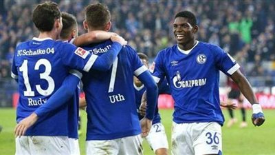 شالكه يقرر خفض رواتب لاعبيه