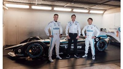 فريق مرسيدس-بنز EQ Formula E يقدم سيارة سباق كهربائية