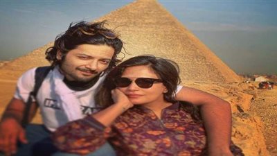 علي فازال وريشا تشادا فى الأهرامات بعد انتهاء فعاليات مهرجان الجونة