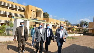 محافظ القليوبية يتفقد تطوير مستشفى بنها التعليمي