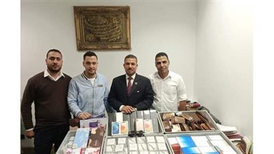 ضبط شيش وسجائر إلكترونية ومستحضرات تجميل بحوزة راكب بمطار برج العرب