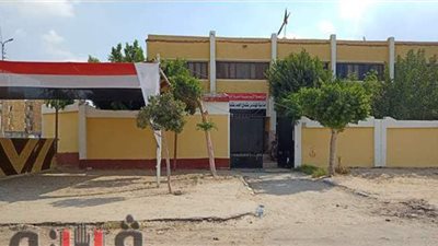 الانتهاء من تجهيز مقار اللجان الانتخابية بحي ثالث بالإسماعيلية .. صور