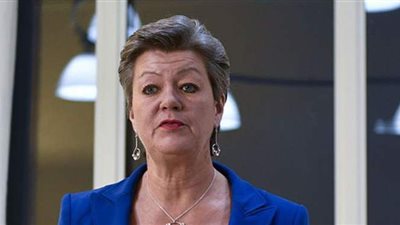 لمكافحة التطرف.. المفوضية الأوروبية تطالب بترحيل المهاجرين المخالفين بأوروبا