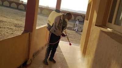 تطهير وتعقيم اللجان قبل بدء التصويت فى انتخابات النواب بالحسنة بشمال سيناء | صور