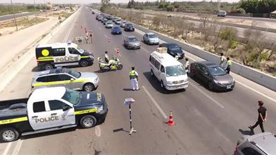 انتشار رجال المرور في طرق القاهرة بالتزامن مع انتخابات النواب