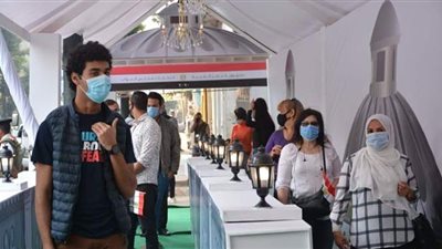 طوابير الشباب الناخبين تزين لجان مدرسة قصر الدوبارة حاملين العلم المصري|  فيديو وصور