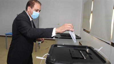 وزير المجالس النيابية يدلي بصوته في انتخابات 2020 بالرحاب