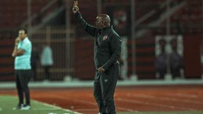 موسيماني يجتمع مع جهازه في الأهلي