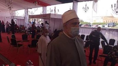 وكيل الأزهر يدلي بصوته في انتخابات مجلس النواب بالشروق | صور